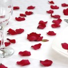 Accesorii pentru nunta, petale de trandafir pentru diverse evenimente
