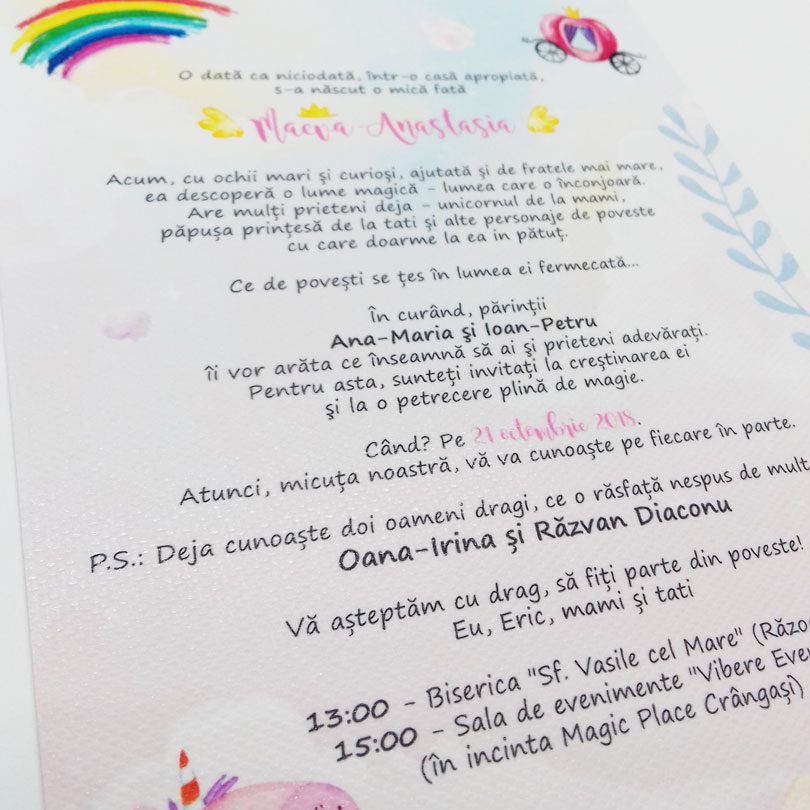 Invitaţie cu prinţesă şi unicorn. O invitație de botez de lux cu elemente watercolor, realizată din carton texturat, cu efect vizual şi deosebită la atingere.